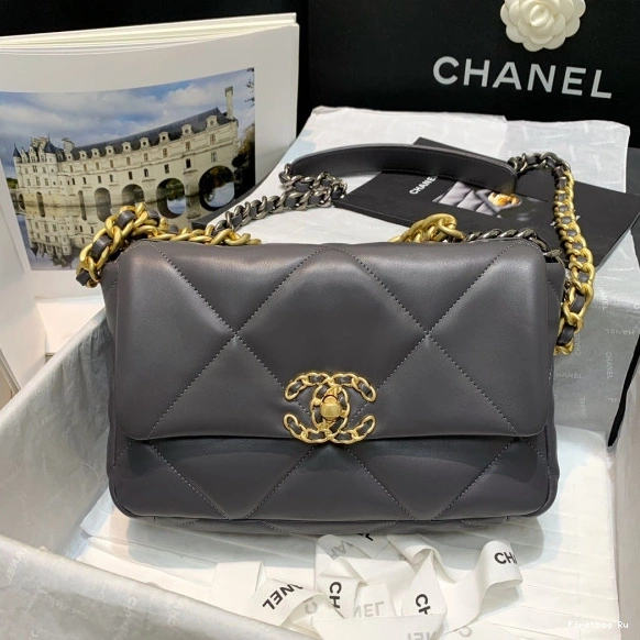 First Bag Ru 19 FLAP BAG CHANEL 0821